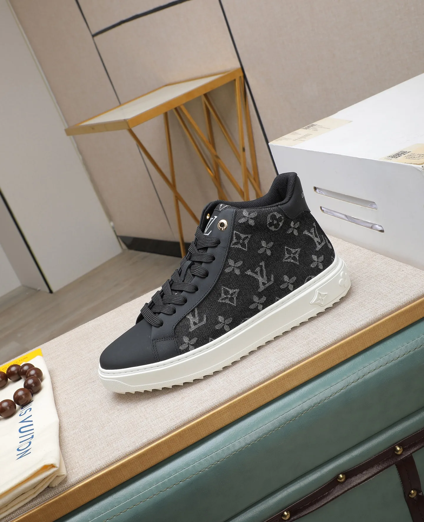 Men's shoes 💰580 📛📛【LOUIS VUITTON】Louis Vuitton official website synchronized new products 👟Milan fashion catwalk style 🇰🇾🇰🇾LV family logo, celebrity style, a must-have for fashionistas ⚠️First-layer calfskin ➕Genuine leather lining ➕Official website original version special outsole 👞Number 38-44
